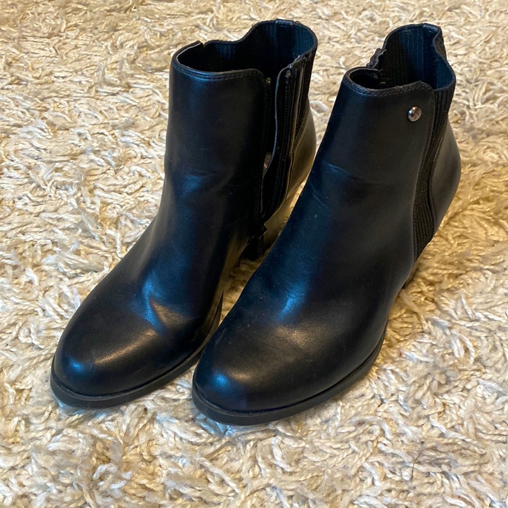 Vera Wang Ankle Boots